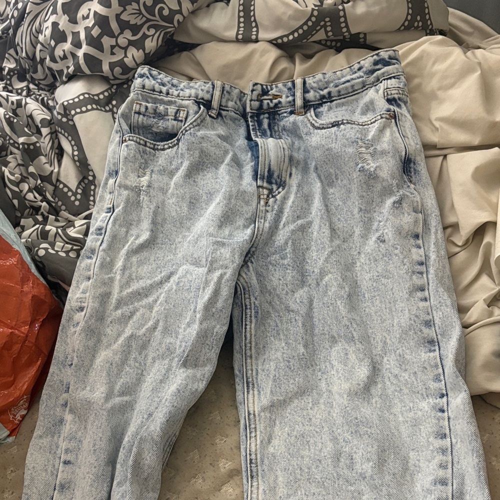 Stylish Light Wash Jeans